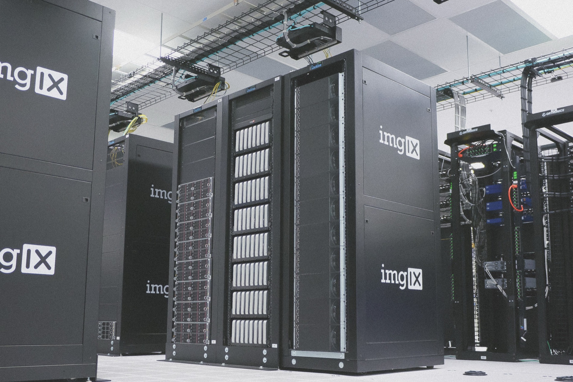 Server-Schrank Installation